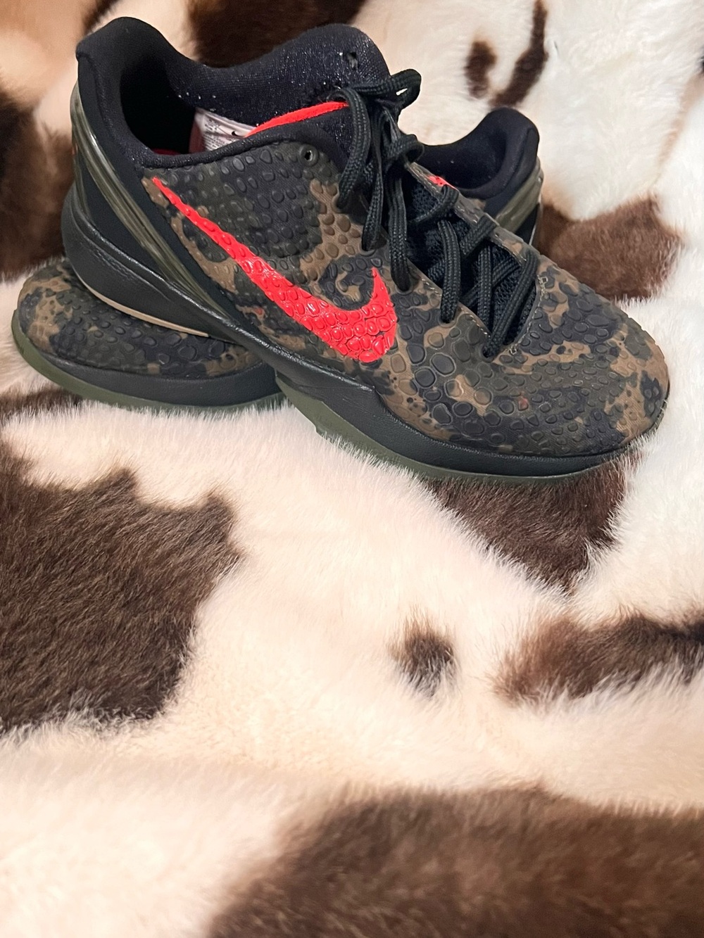 Kobe Bryant Nike Kids Camo Sneakers